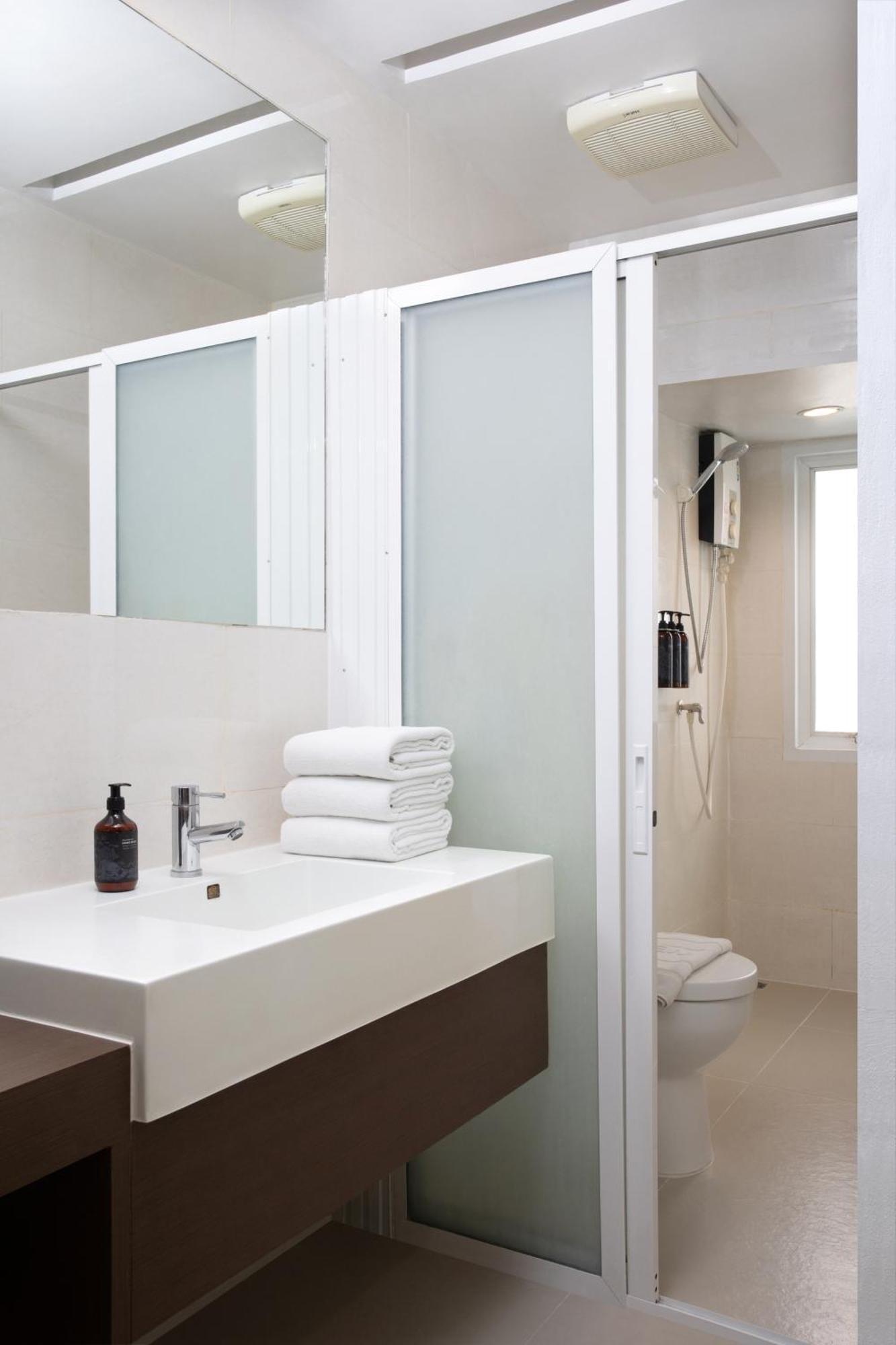 Nantra Silom Hotel Банкок Екстериор снимка