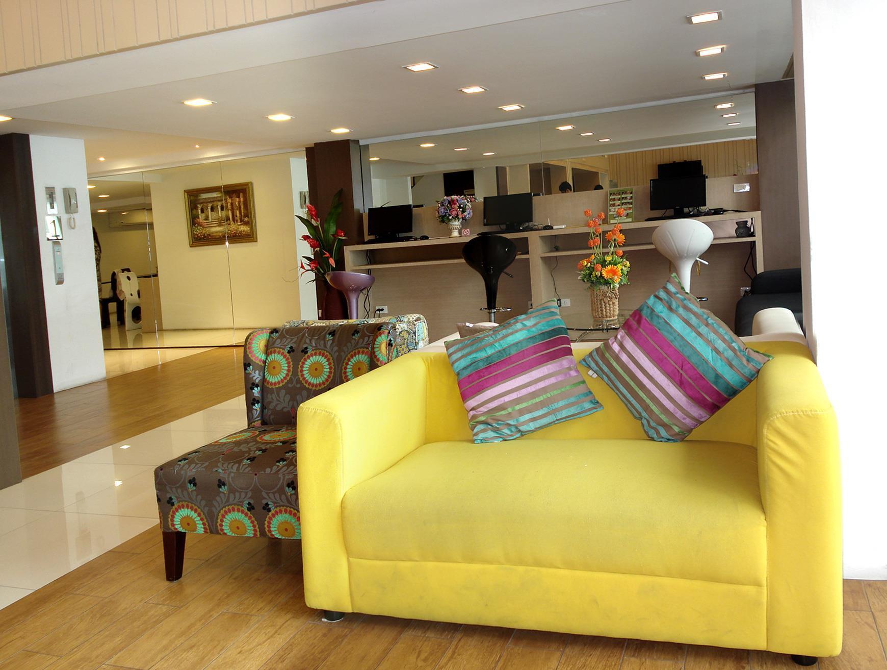 Nantra Silom Hotel Банкок Екстериор снимка