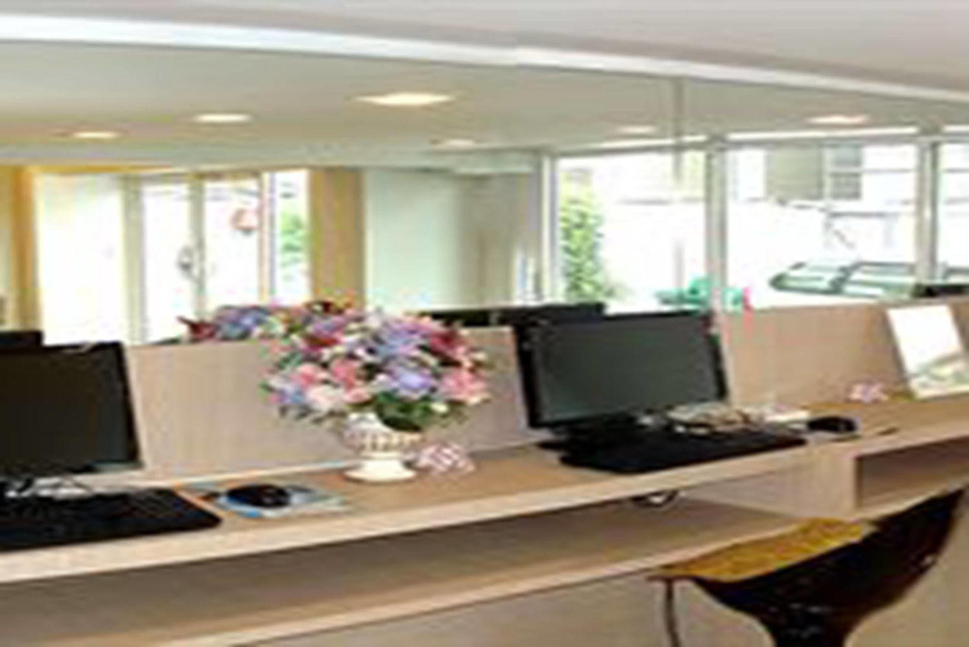 Nantra Silom Hotel Банкок Екстериор снимка